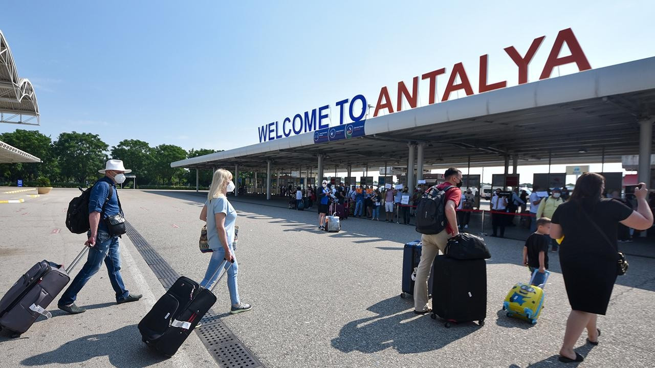 Antalya, bu yıl 20 milyon turist bekliyor