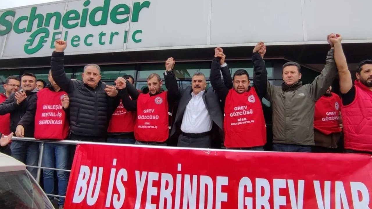 Grev ertelendi, işçiler işbaşı yapmadı