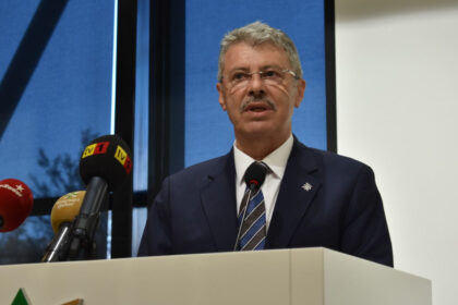 huseyin akay