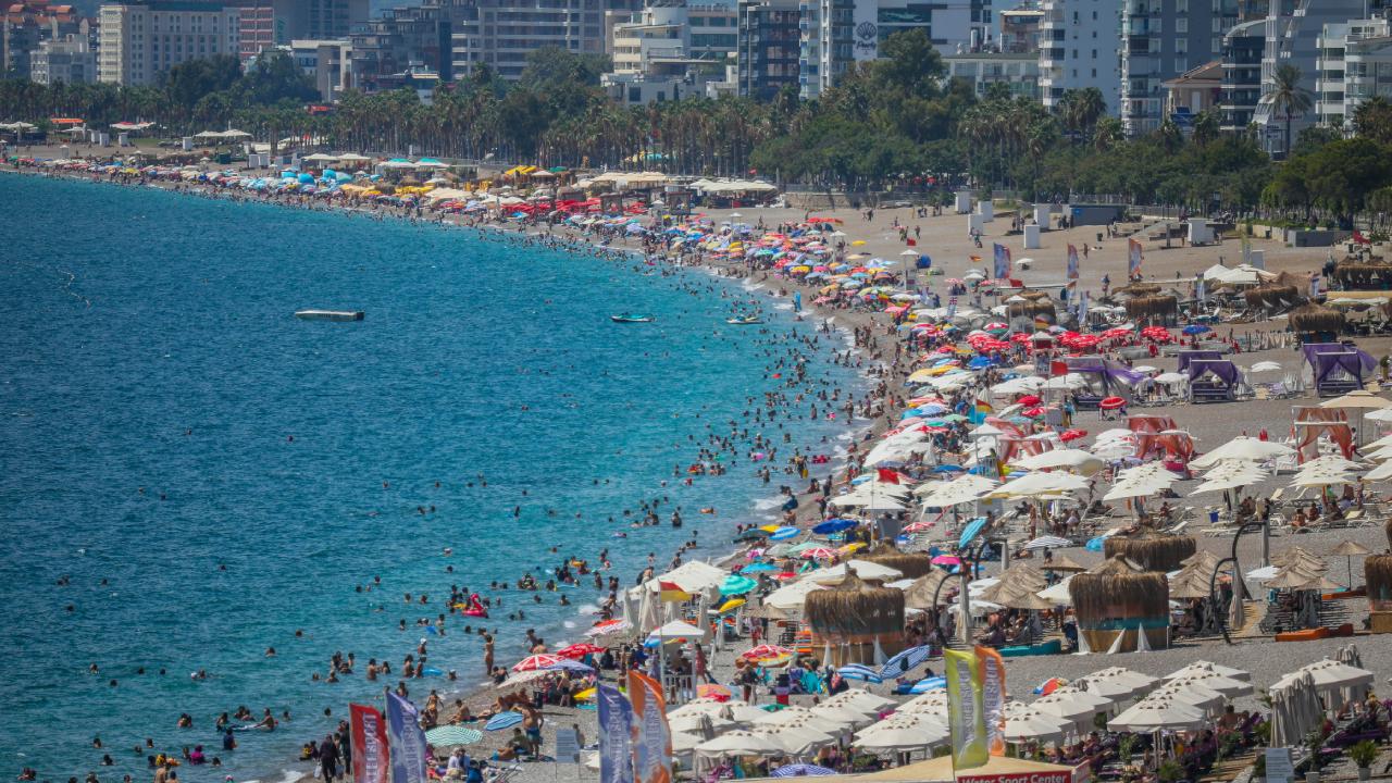 Turizmde üçüncü çeyrekte 46,9 milyar dolar gelir sağlandı