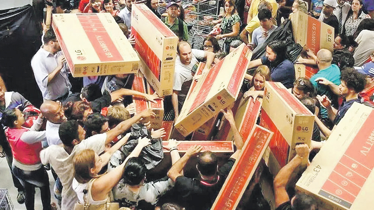 Black Friday’de AVM ziyaretçi sayısı geçen yılın altında kaldı