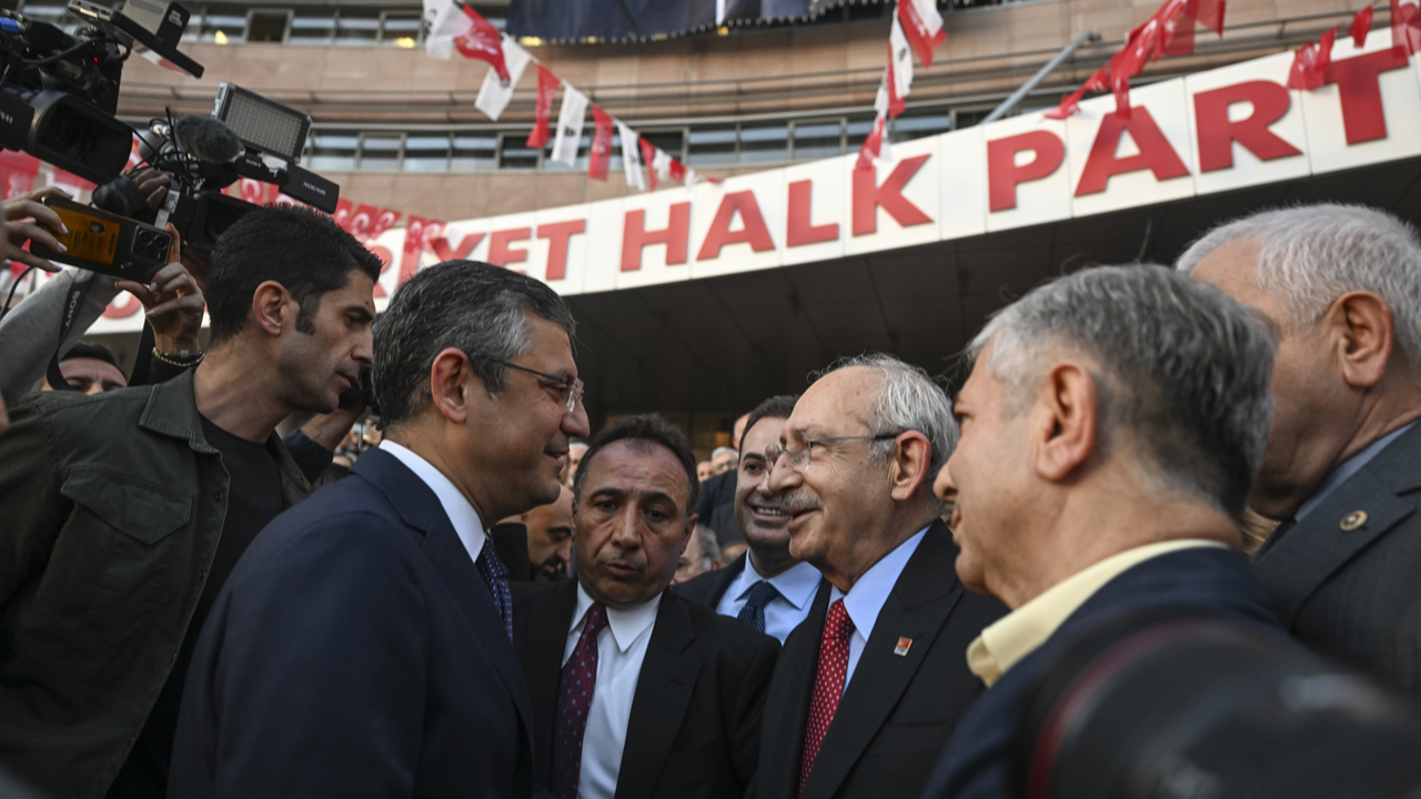 CHP'de devir teslim tamamlandı