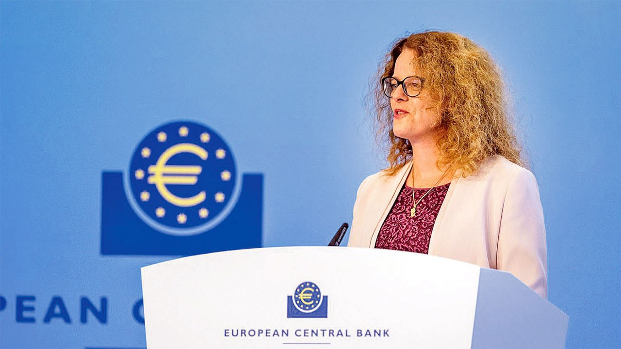 ECB faiz artırımını masadan kaldırabilir