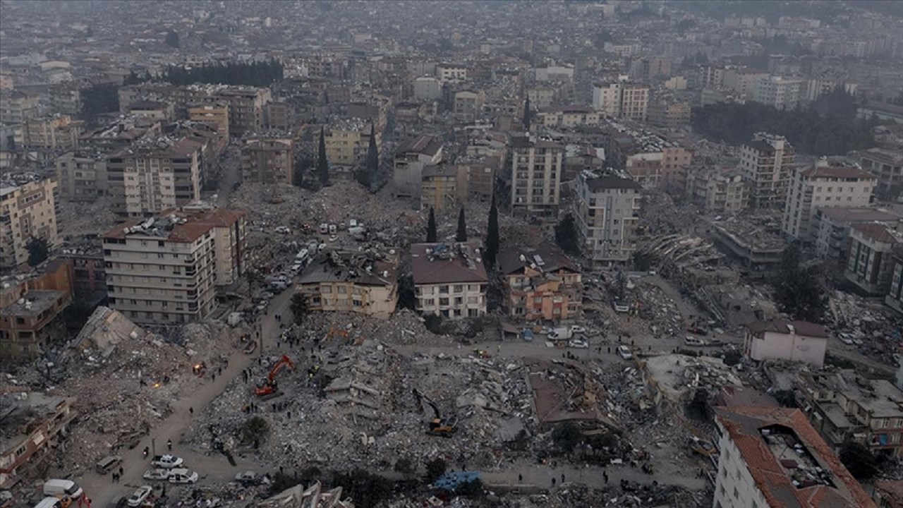 Deprem finansmanı için 4,3 milyar Euro ve 1,6 milyar dolar taahhüt edildi