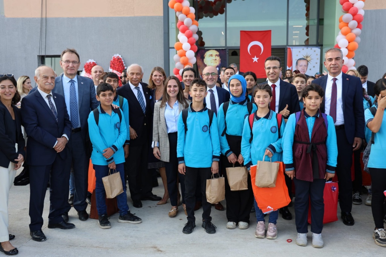 PwC, ‘ilk’ okulunu Hatay’da hayata geçirdi
