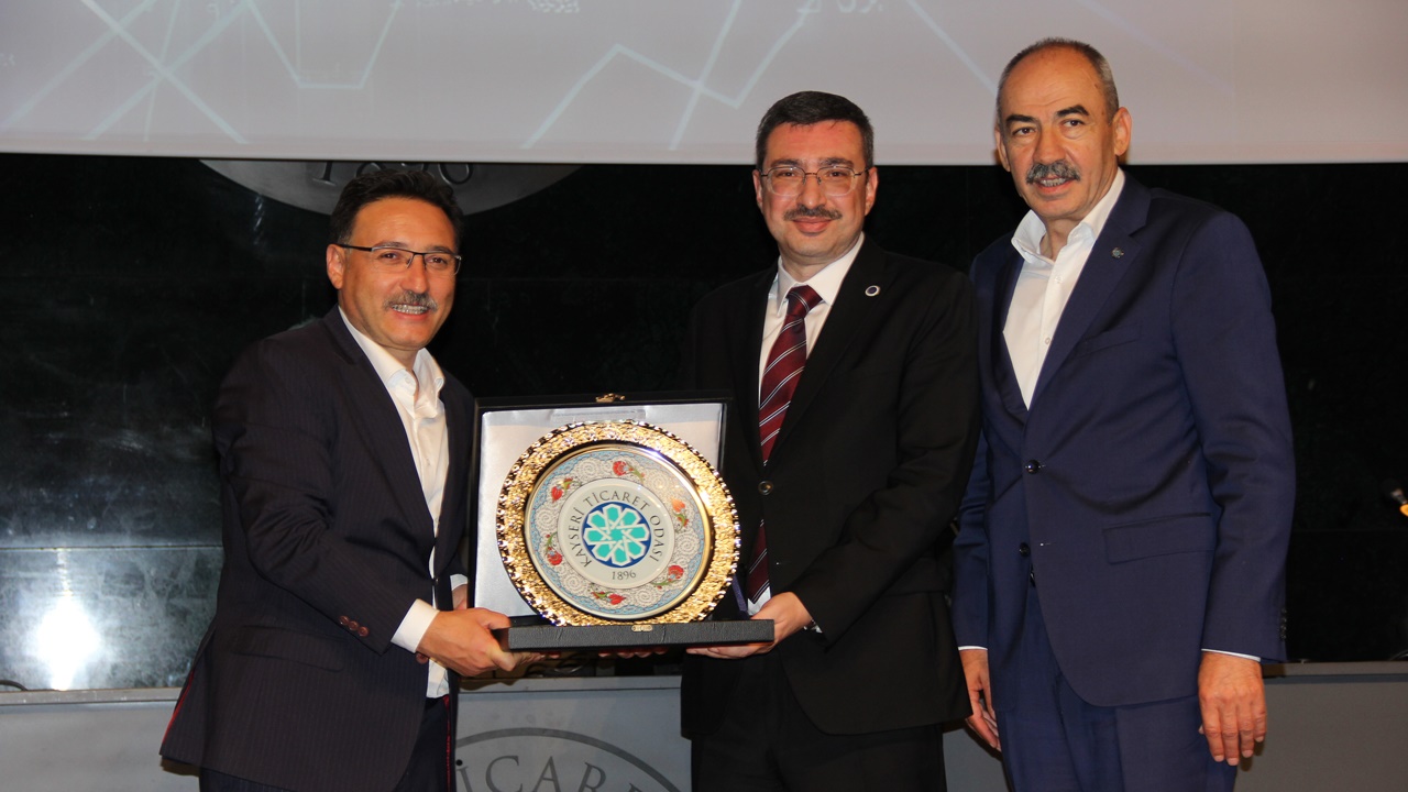 Yatırımcı sayısı halka arzlarla birlikte tarihi zirvelere çıktı