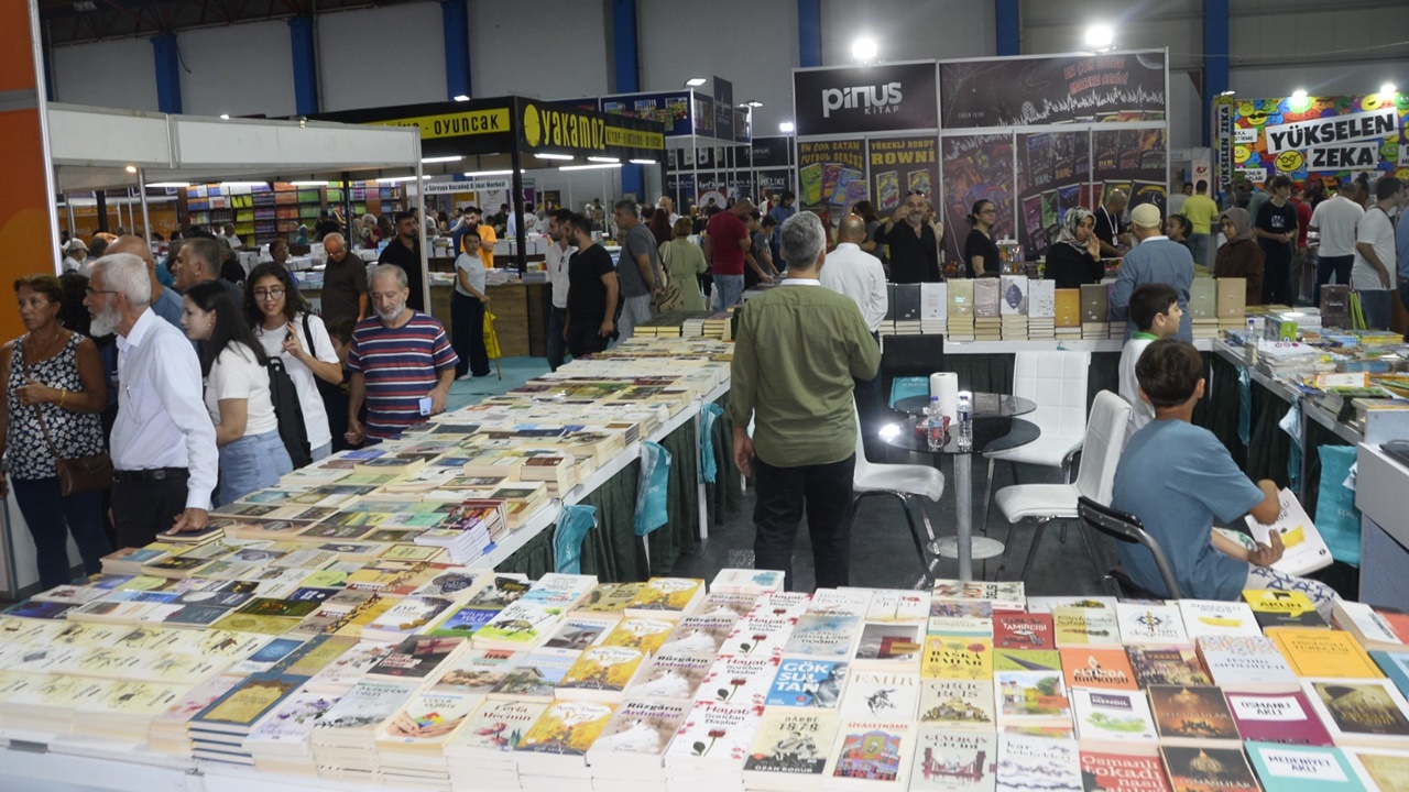 CNR Mersin Kitap Fuarı, rekor ziyaretçiyle kapılarını açtı