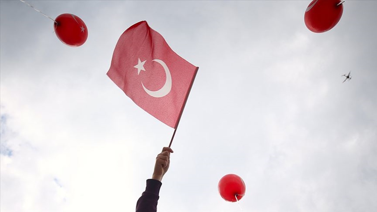 İş dünyası, Cumhuriyeti daha ileri taşımak için göreve hazır