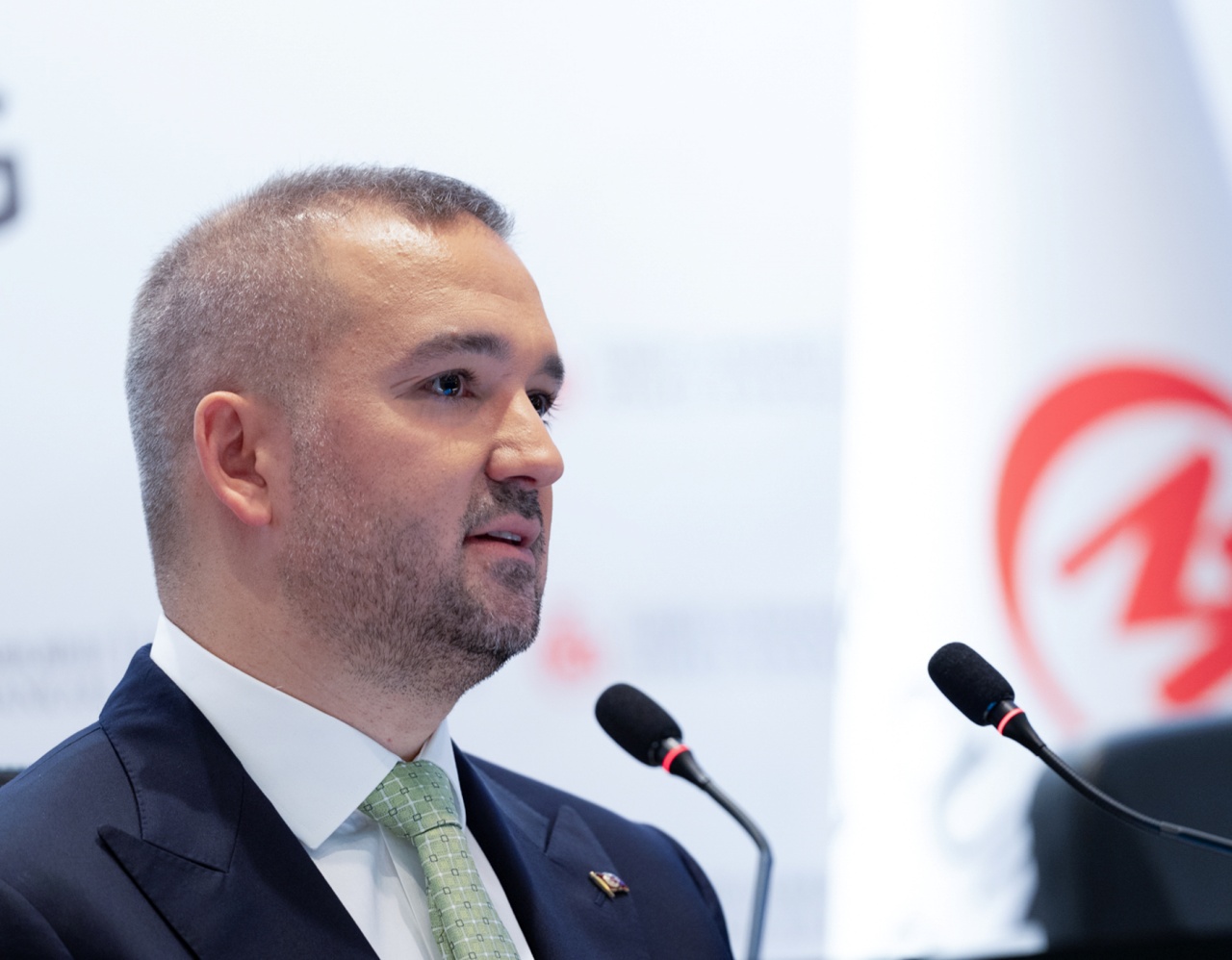 Enflasyon çıtası yükseltildi, sıkı duruş sürecek