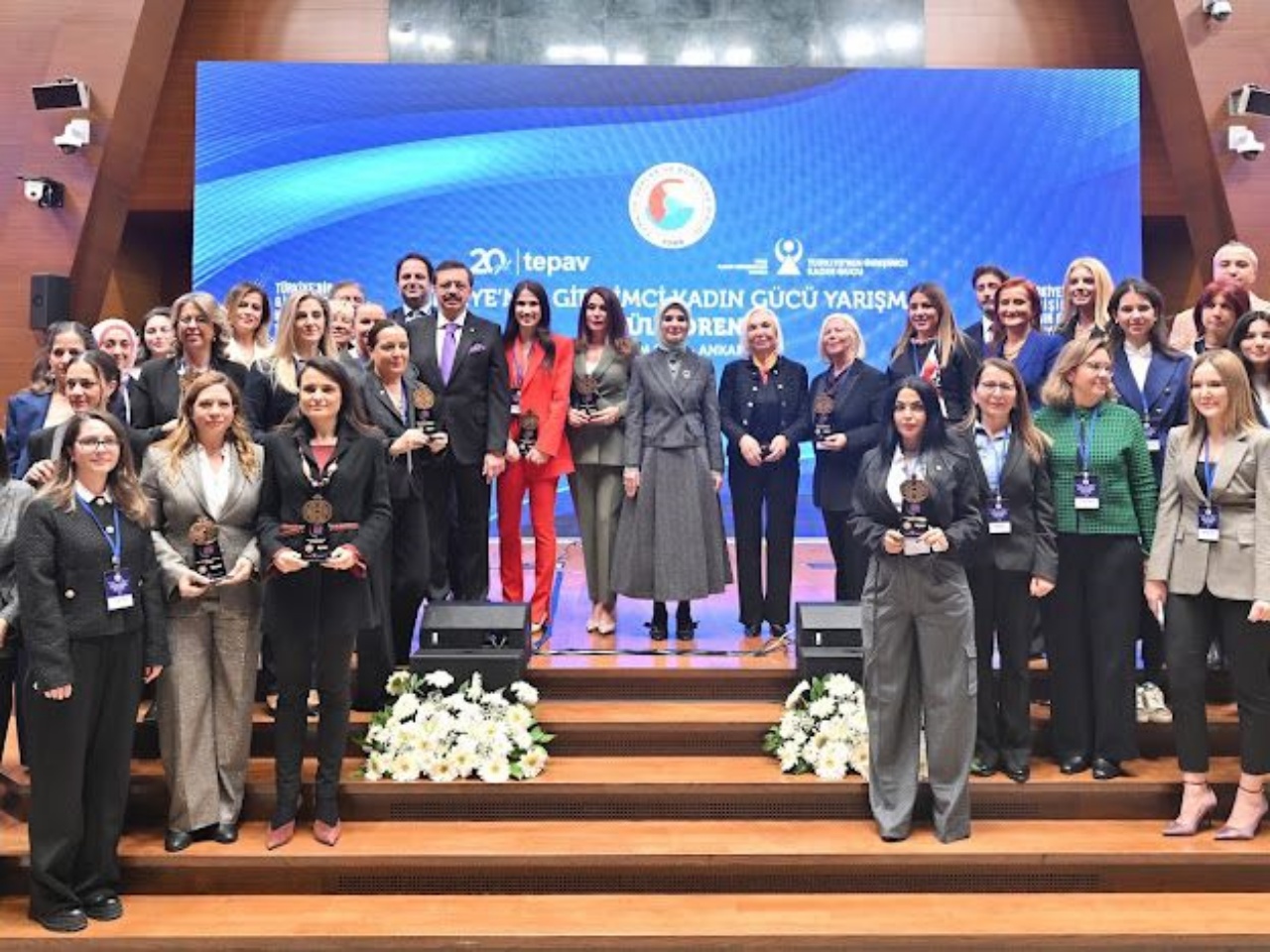 'En Hızlı Büyüyen Kadın Girişimci Ödülü'nü DG Geri Kazanım aldı