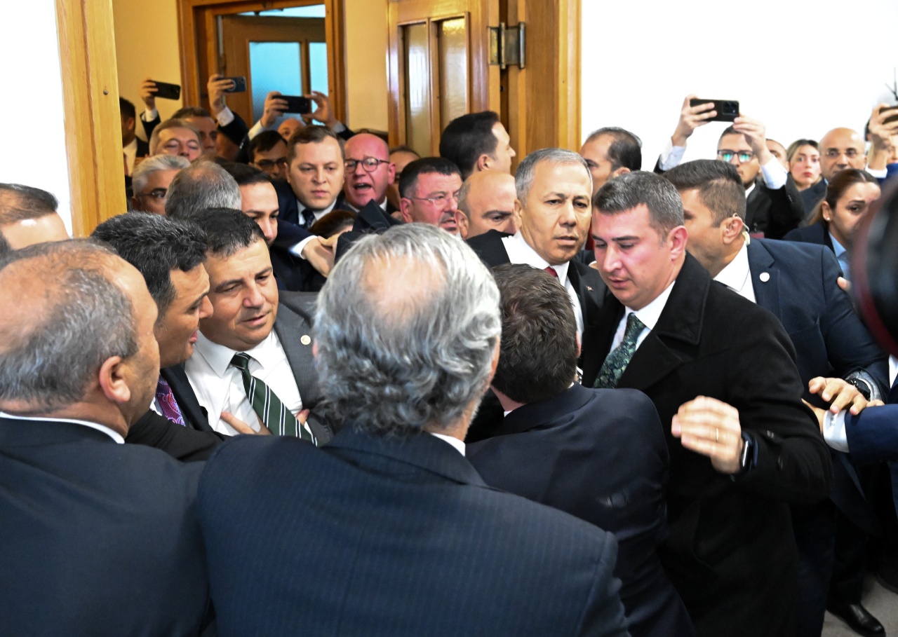 Meclis’te tansiyon yükseliyor