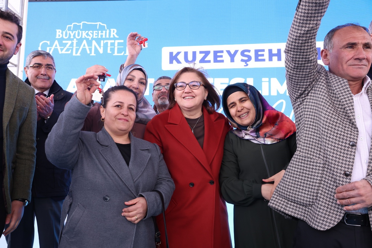 Gaziantep'te 887 konut hak sahiplerine verildi