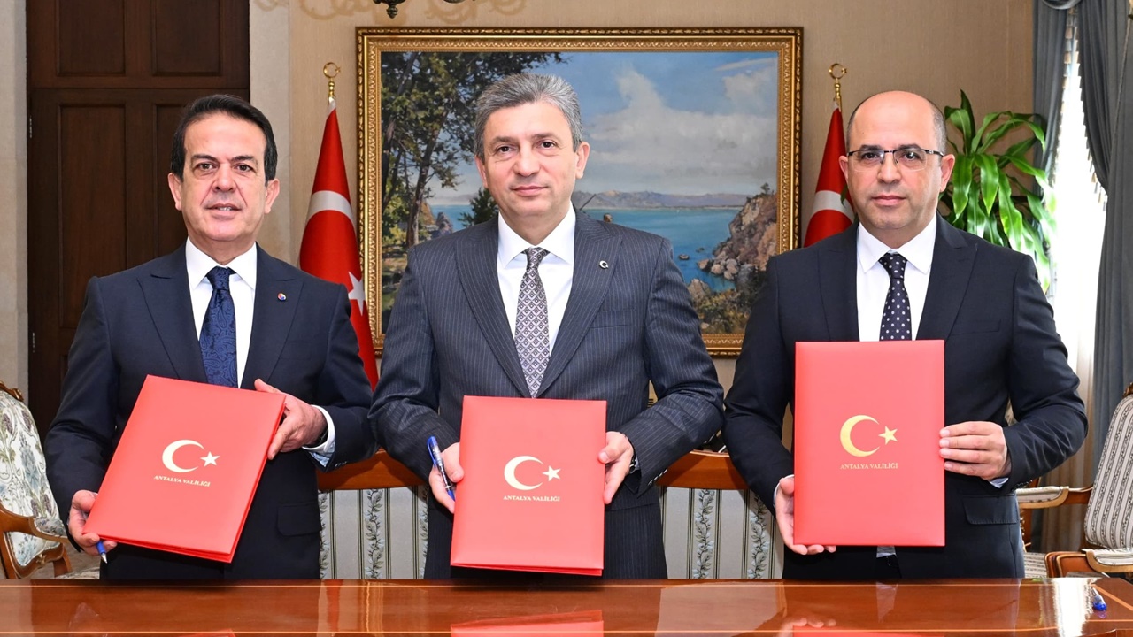 Antalya, organize bölgelerle tarımda gücünü artırıyor