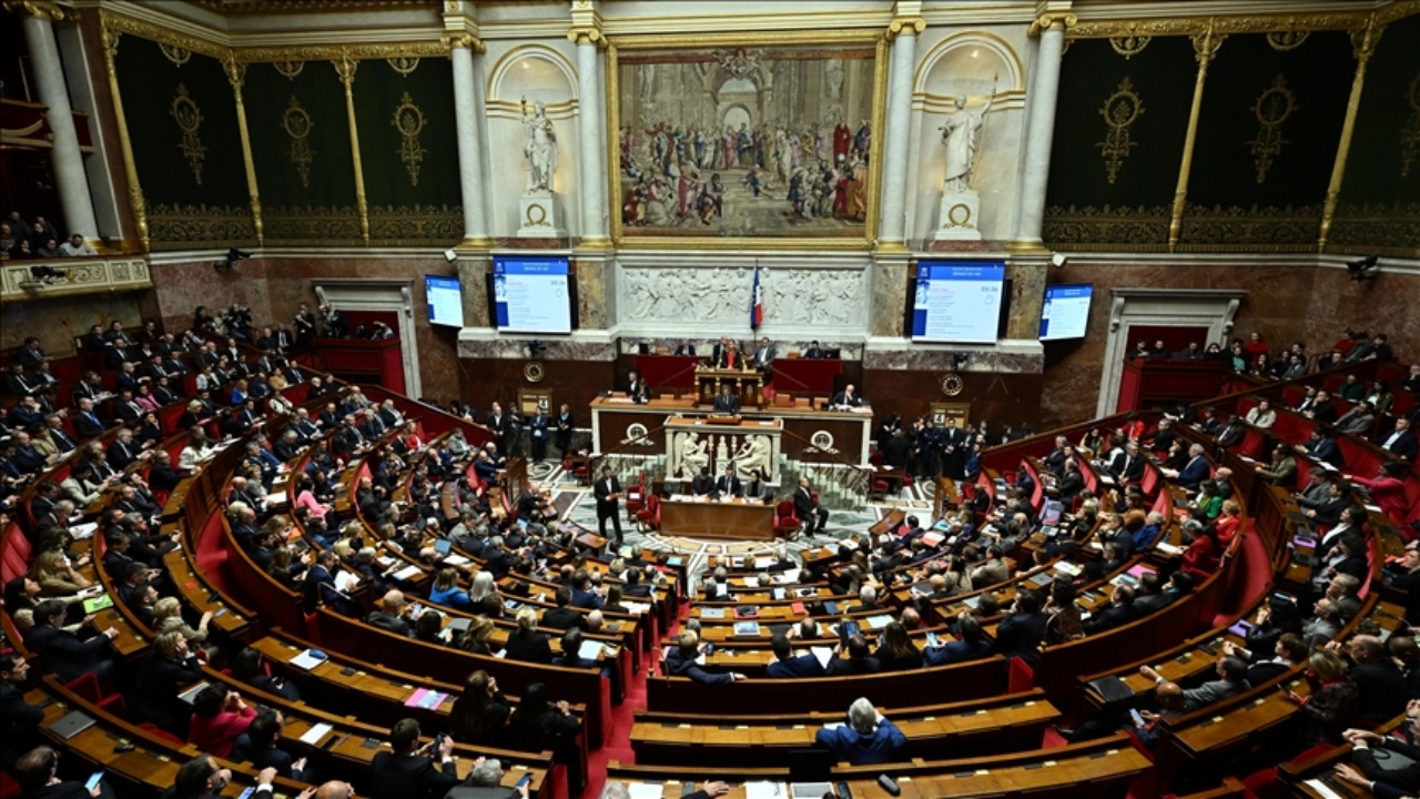 Demokrasilerde hazan vakti