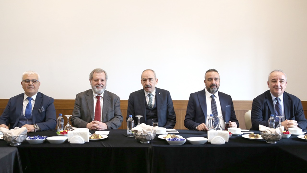 'İyileşmeler var ama zorlu şartlar da devam edecek'
