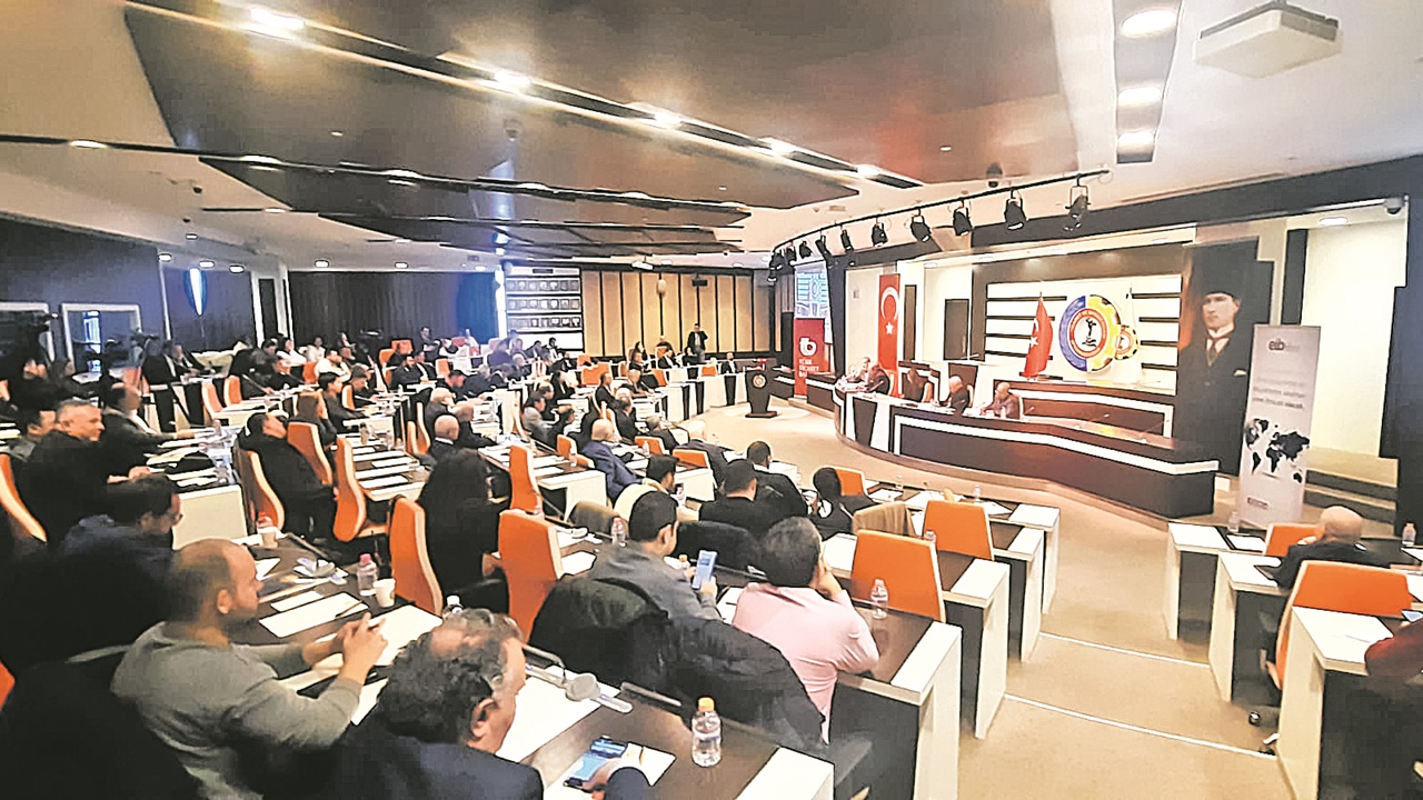 “Döviz kuru enflasyon oranında artmalı”