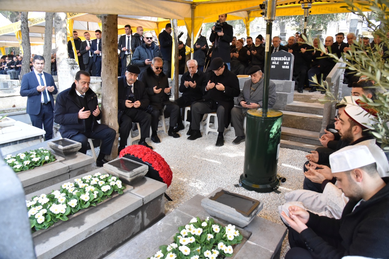 Sanko’nun kurucusu Sani Konukoğlu, mezarı başında anıldı