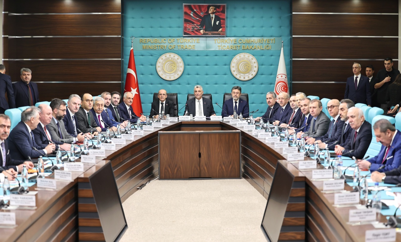 Ramazan öncesi üç bakan gıda sektörüyle buluştu