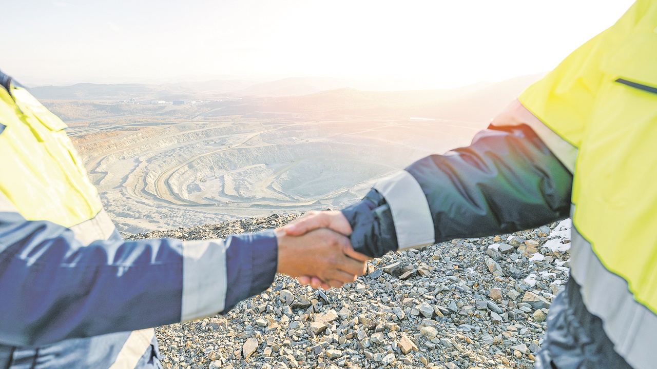 Suudi Arabistan’dan madencilik çıkarması