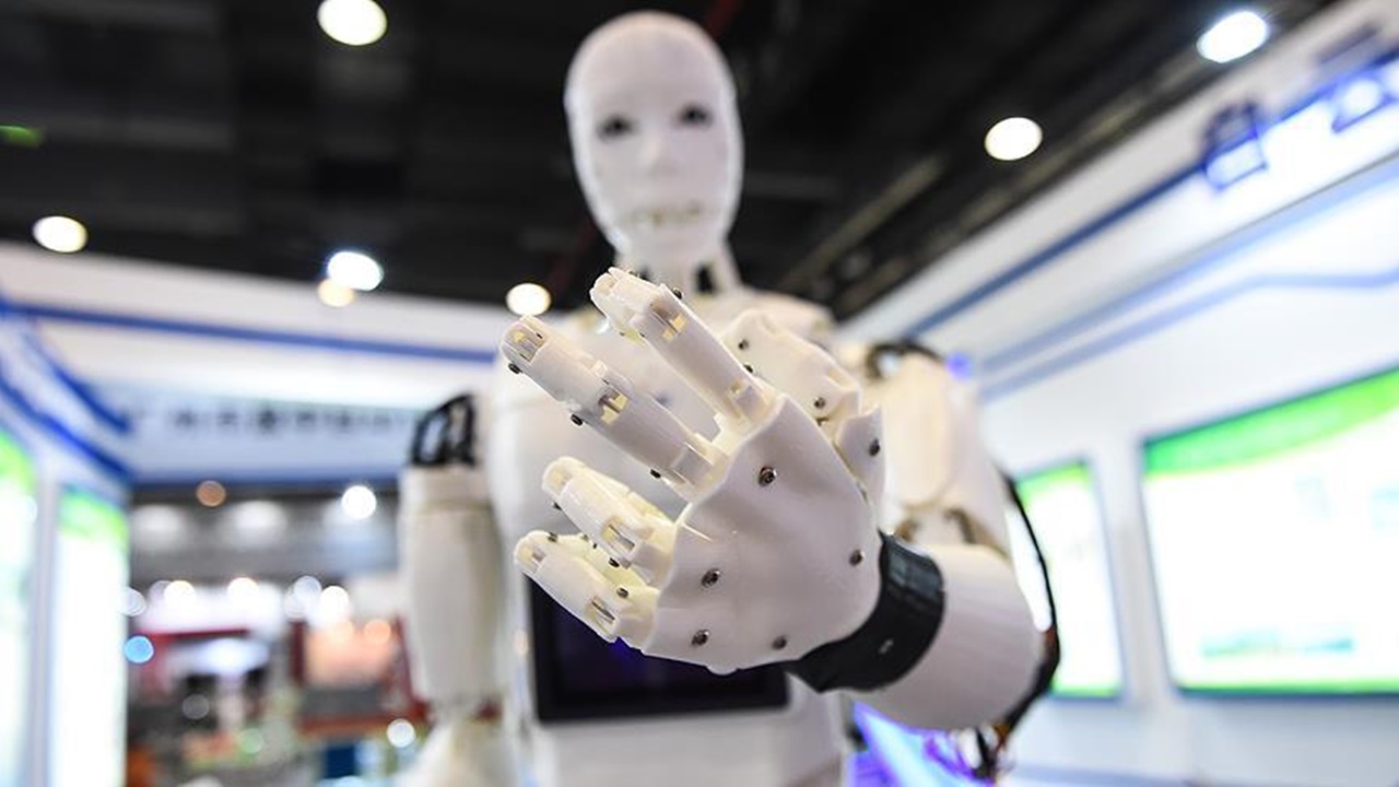 Hasta bakımı ve güvenlik de ev robotlarından sorulacak