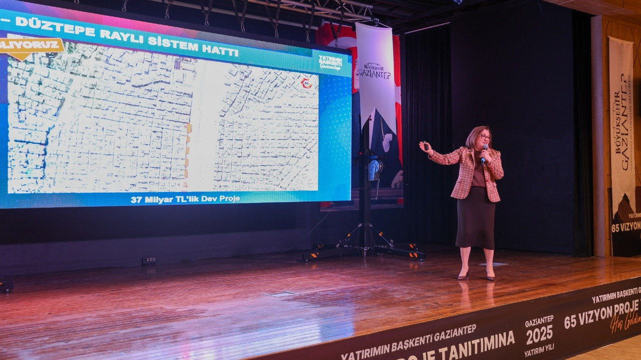 Fatma Şahin, '65 vizyon proje yatırımı'nı tanıttı