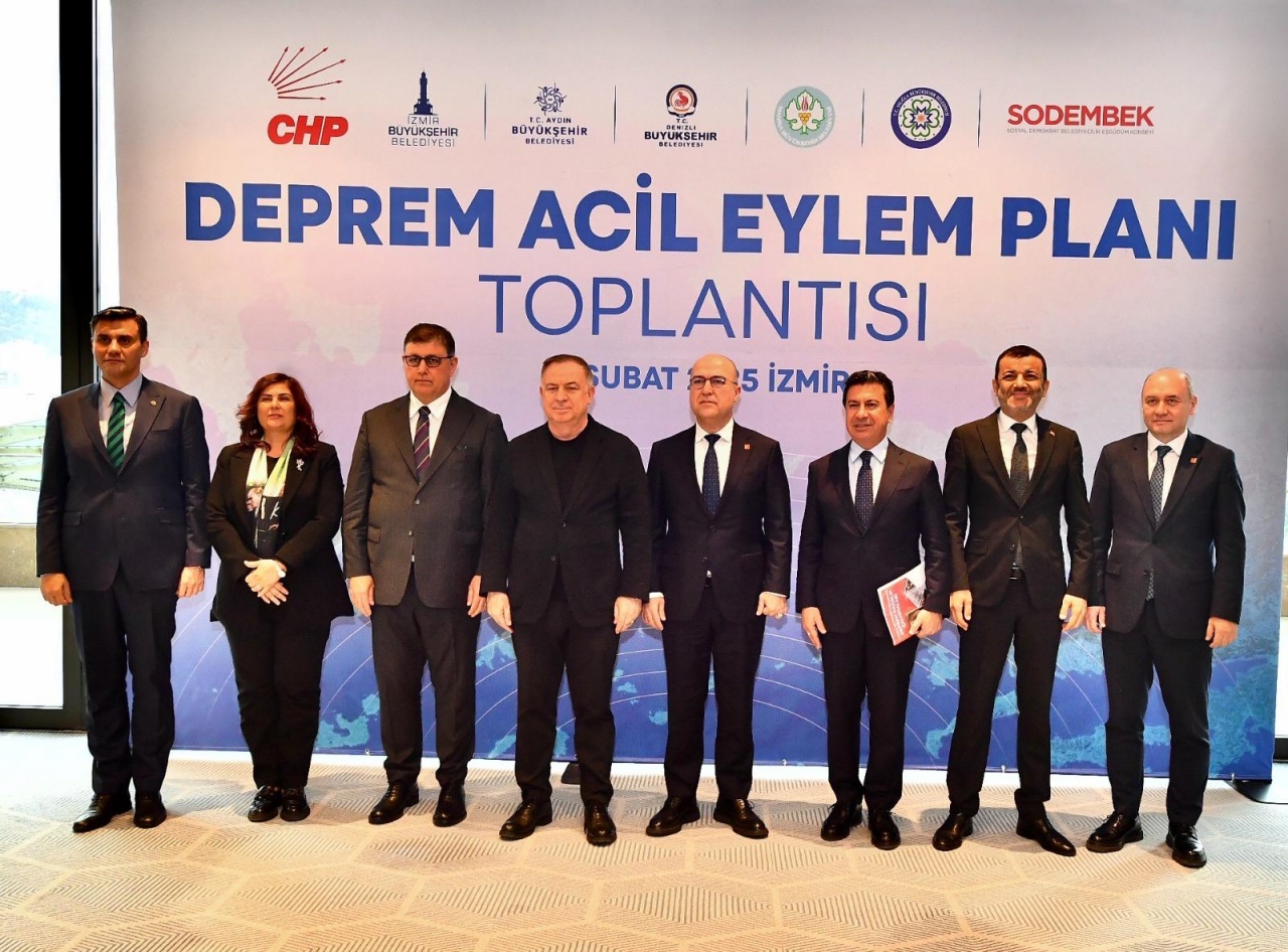 Ege'de deprem alarmı: İzmir’de kriz masası kuruldu
