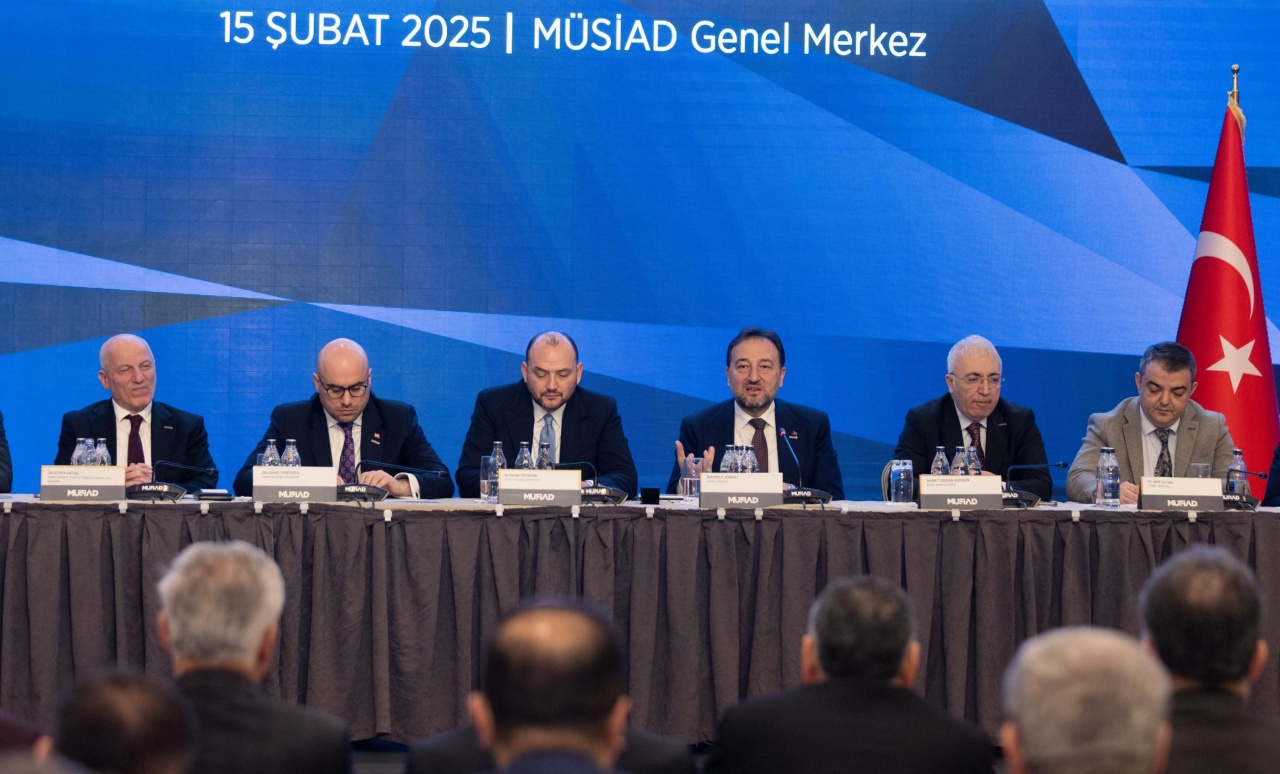 'İş dünyasının sorumluluğu çözüm odaklı yaklaşım ve ekonomik kalkınma olmalı'