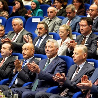 14 sektör eksi yazdı, ihracat rekor kırdı!