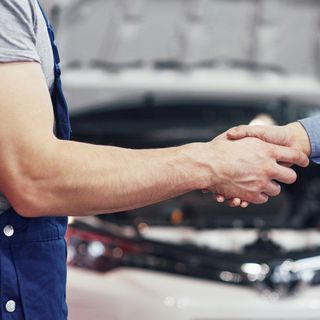 Nisanda ticaret azaldı, perakende satış hacmi arttı