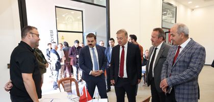 Denizli OSB’de personel arayan 50 firma, iş arayan vatandaşlarla buluştu