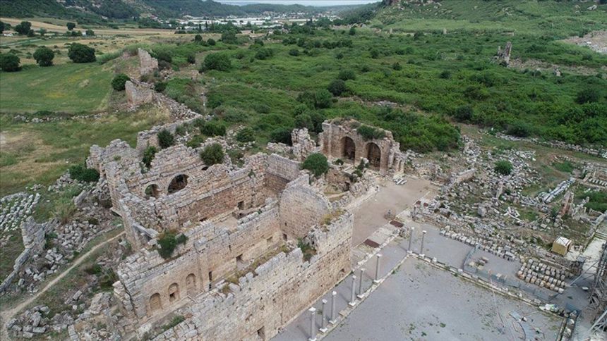 Şişecam, Perge Antik Kenti kazılarına sponsor oldu