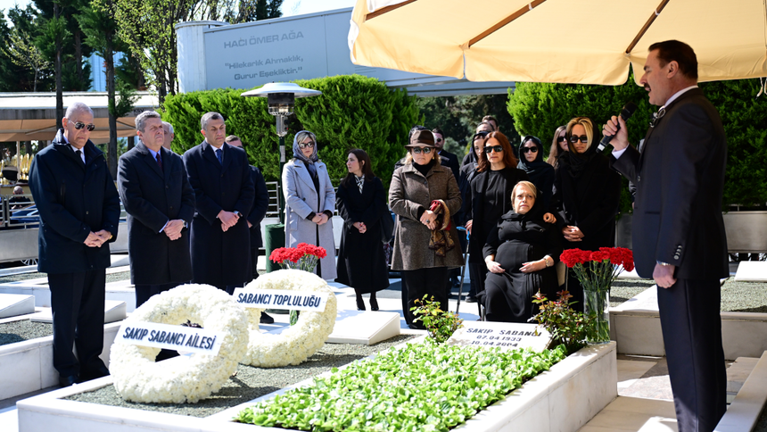 Sakıp Sabancı, vefatının 21. yılında mezarı başında anıldı