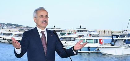 Uraloğlu: Kasım ayları arasında tüm zamanların yük elleçlemesi rekorunu kırdık