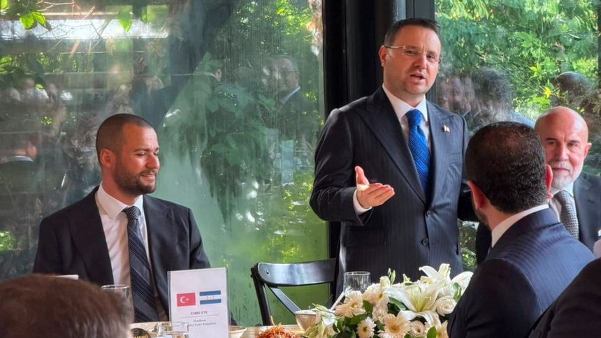 Dünya Fahri Konsoloslar Derneği, Bakan Gürlek ile bir araya geldi