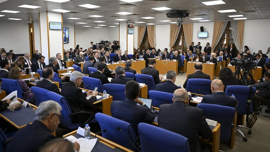 Siyasi etikten, Epstein'e; Dışişleri Komisyonu