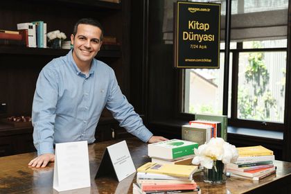 Türkiye’de kadınlar roman, erkekler tarihi ve siyasi kitapları tercih ediyor
