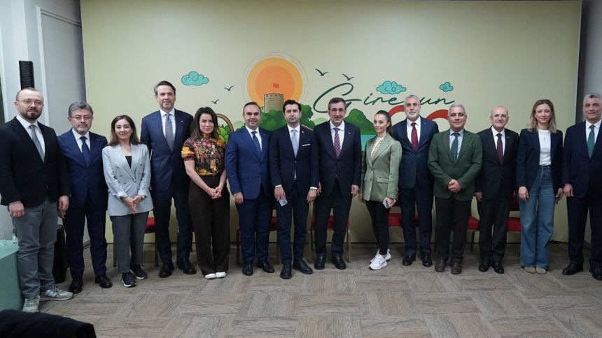 Cevdet Yılmaz: İç pazarımız güçlü Trump kaynaklı belirsizliğin etkileri sınırlı olacak