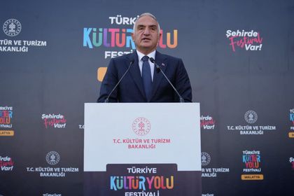 Çok zor bir sene ama turizmde yine de 64 milyar doları yakalarız