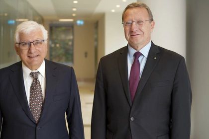 Batışların, risklerin merkezinde yaşadılar, görüntülü görüşerek ‘Krizlerin Anatomisi’ni yazdılar