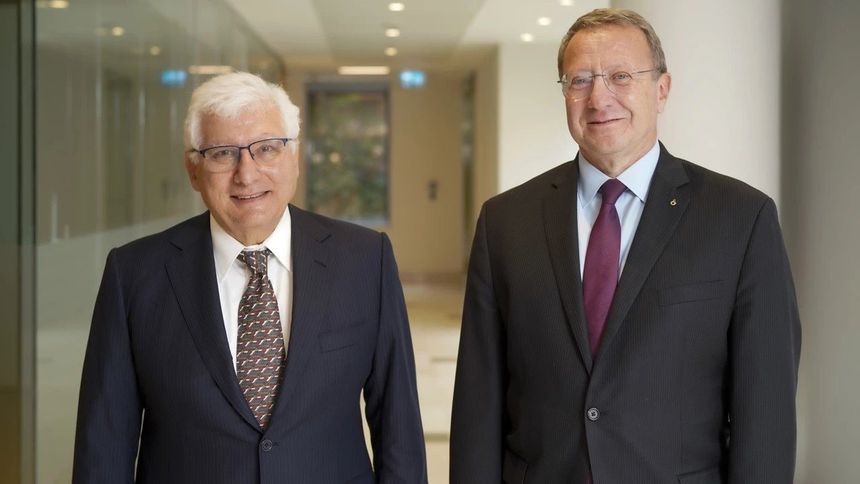 Batışların, risklerin merkezinde yaşadılar, görüntülü görüşerek ‘Krizlerin Anatomisi’ni yazdılar Batışların, risklerin merkezinde yaşadılar, görüntülü görüşerek ‘Krizlerin Anatomisi’ni yazdılar