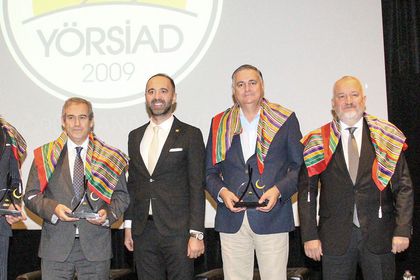 'Üretimini sürdüren sanayici alnından öpülmeli'