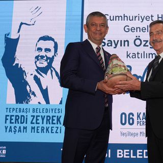 Tepebaşı Ferdi Zeyrek Yaşam Merkezi'nin açılışını Özgür Özel yaptı