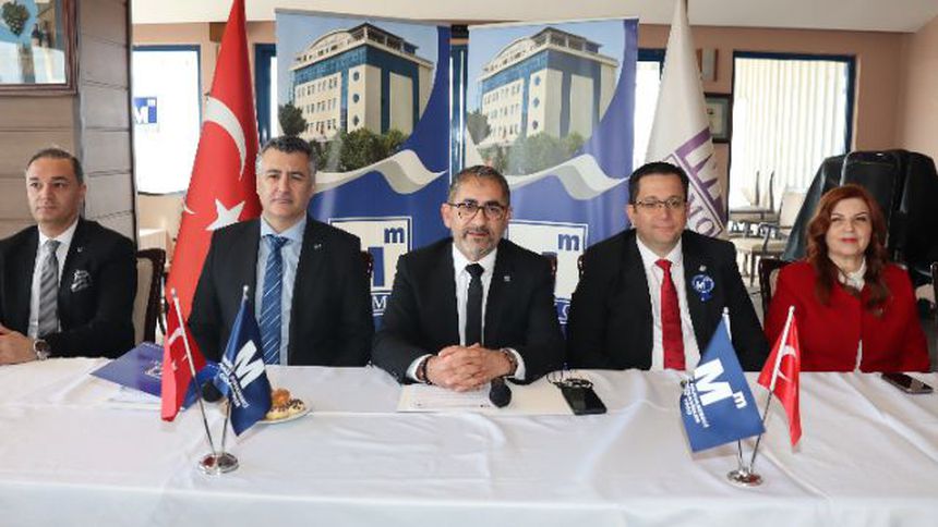 'Mali müşavirler esnaf işgali altında'