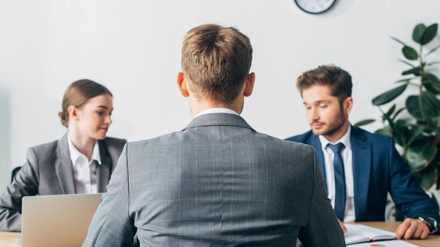 Neden '2 yıl deneyimli' çalışan arıyoruz?