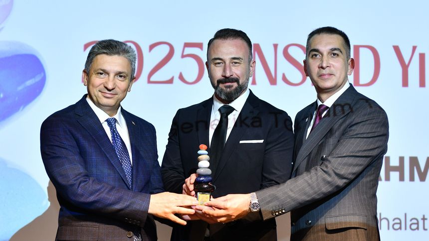 ANSİAD Yılın Başarılı Girişimcisi ve Genç Fikirler yarışmasında ödüller verildi