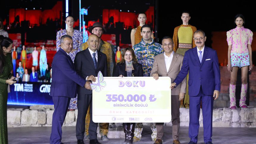 Doku Kumaş Tasarım Yarışması’nda ödüller sahiplerini buldu