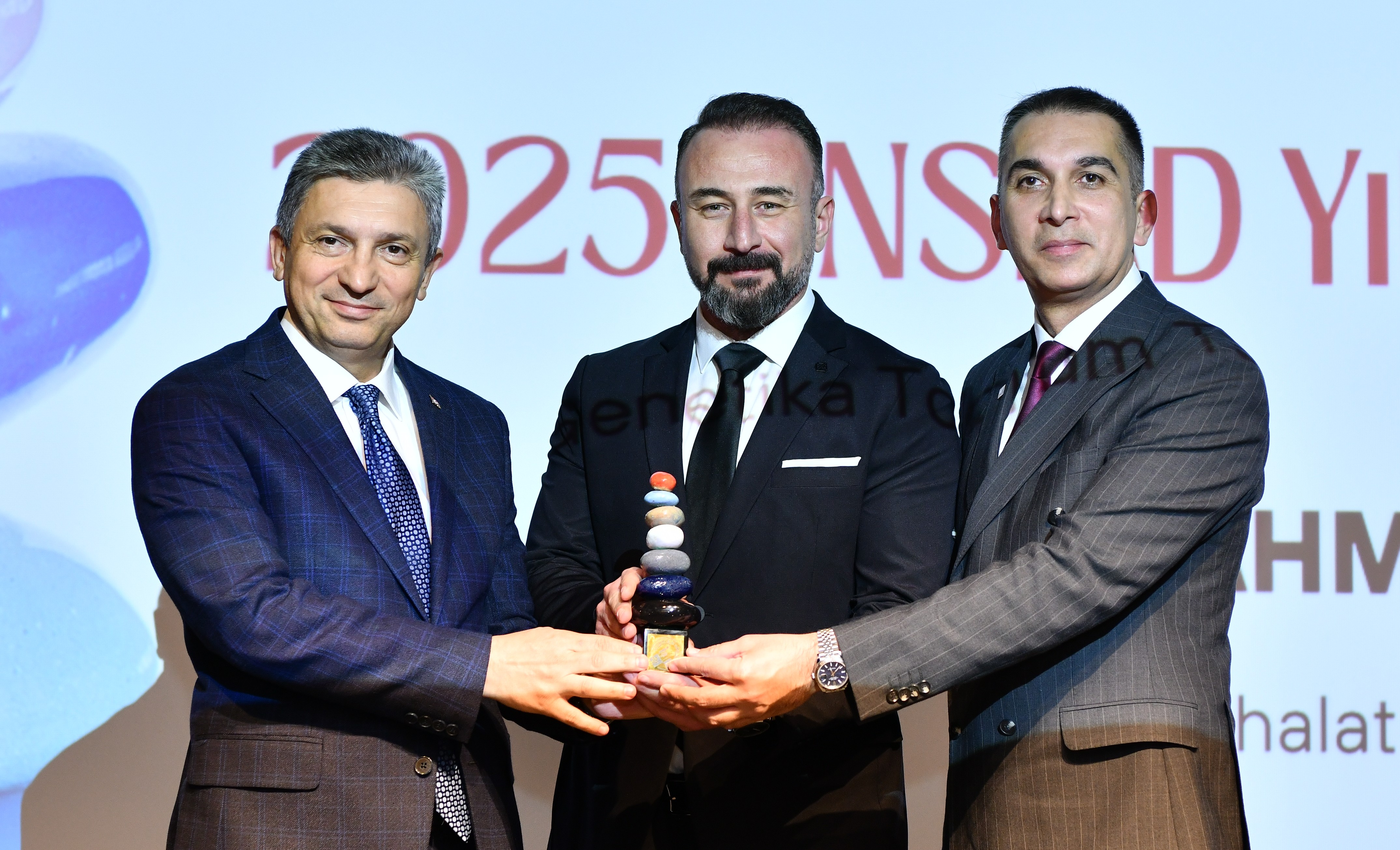 ANSİAD Yılın Başarılı Girişimcisi ve Genç Fikirler yarışmasında ödüller ...