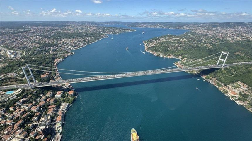 Boğazlardan ilk yarıda 41 bine yakın gemi geçti