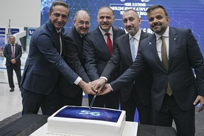 5G ihalesinde 3,5 milyar dolarlık teklif alındı