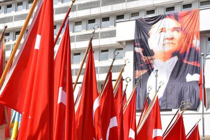 İş dünyasından 19 Mayıs mesajları: Görevimiz gençliğe sahip çıkarak önünü açmak